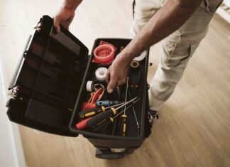 Скромні предмети домашнього вжитку підрядники щодня таємно використовують на будівельних майданчиках