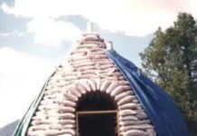 Дешевий будинок: чому будівництво з мішків із землею може стати вашим наступним проектом «зроби сам»